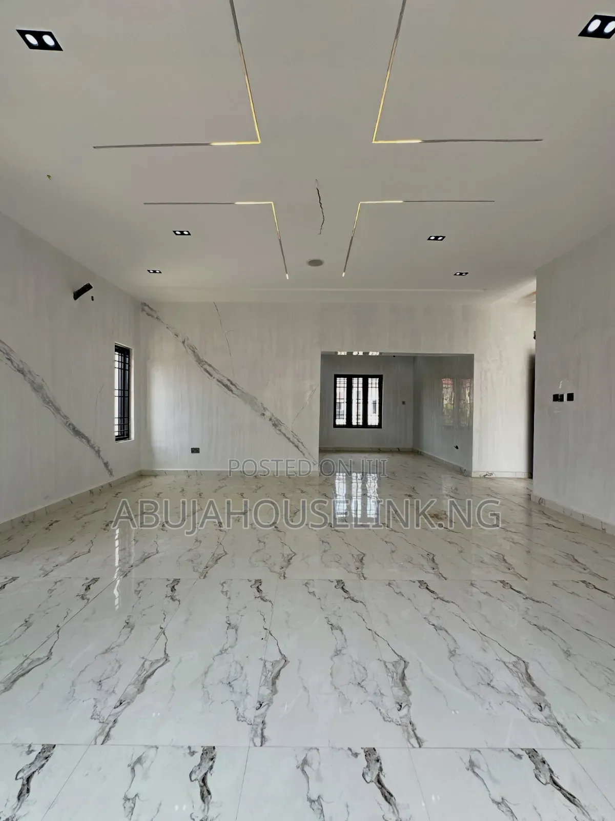 4bdrm Duplex in Apo Resettlement for sale in Apo Resettlement
