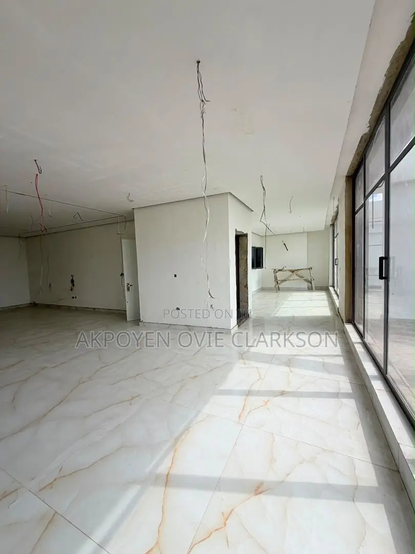 8bdrm Duplex in Asokoro for sale in Asokoro