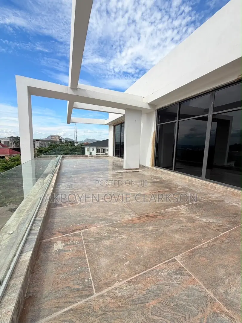 8bdrm Duplex in Asokoro for sale in Asokoro