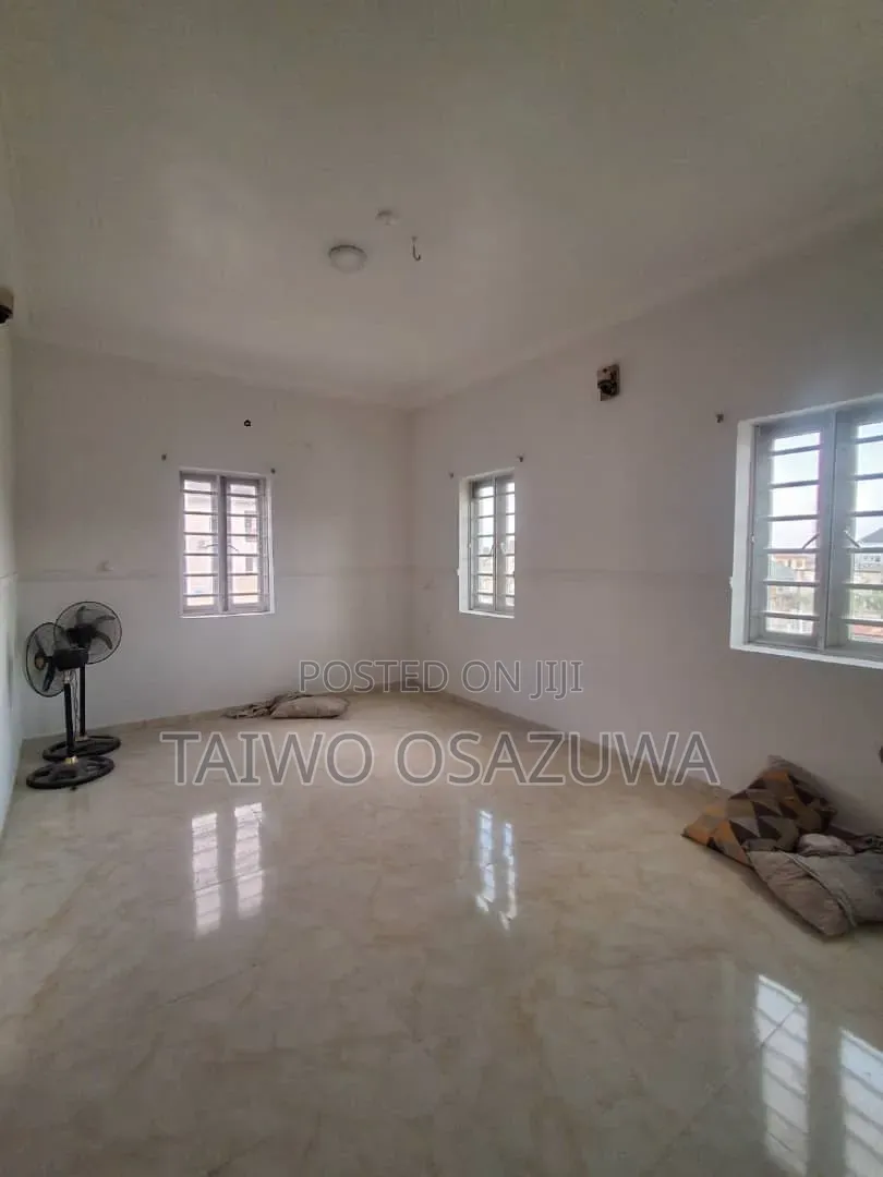 3bdrm Apartment in Badore Road for rent in Ado / Ajah
