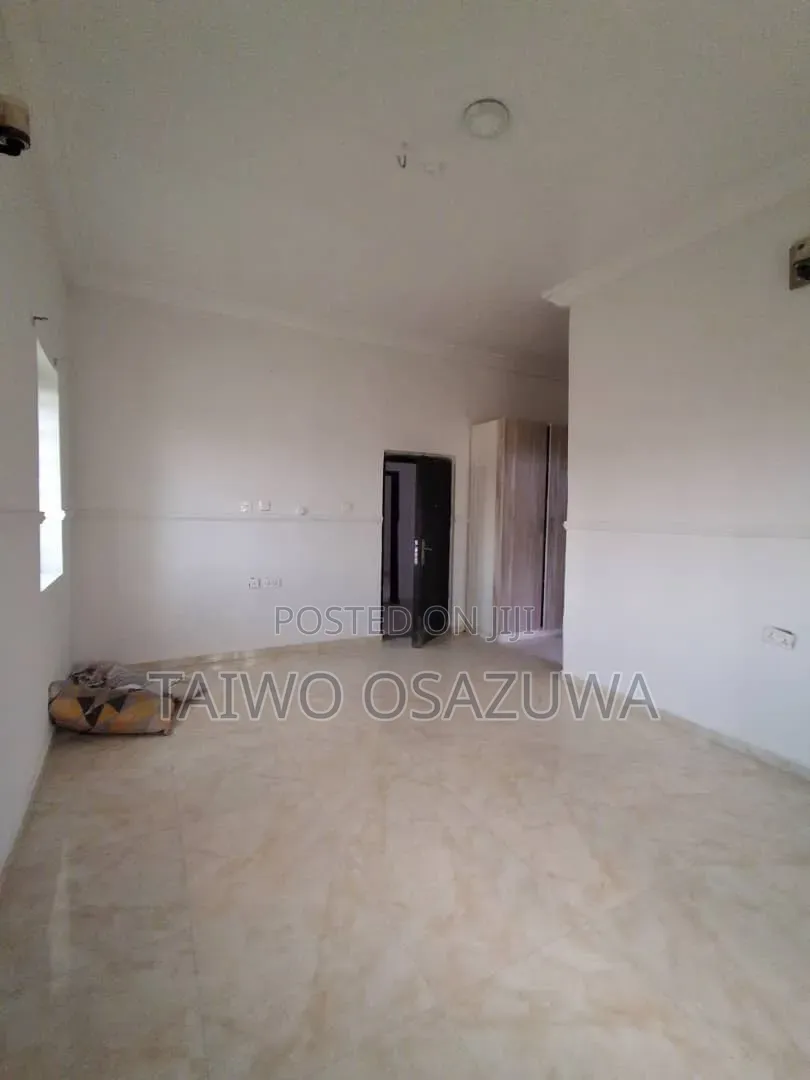 3bdrm Apartment in Badore Road for rent in Ado / Ajah