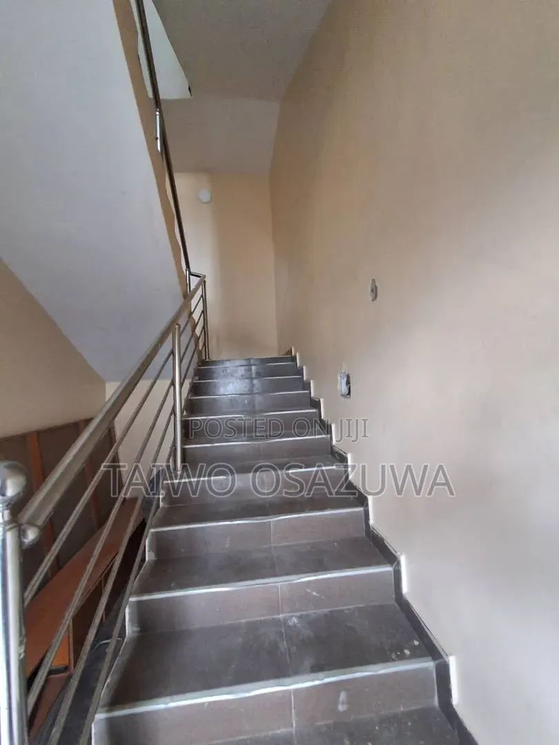 3bdrm Apartment in Badore Road for rent in Ado / Ajah