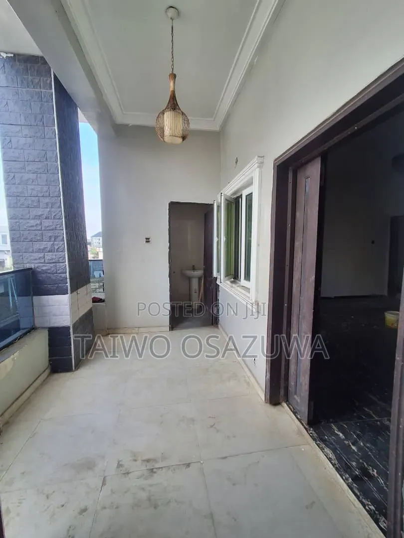 3bdrm Apartment in Badore Road for rent in Ado / Ajah