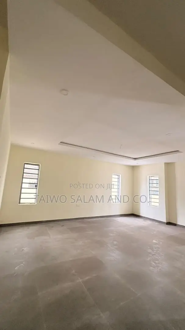 4bdrm Duplex in Kolapo Ishola Gra,, Akobo for sale in Akobo