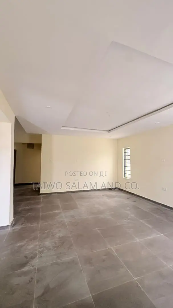 4bdrm Duplex in Kolapo Ishola Gra,, Akobo for sale in Akobo