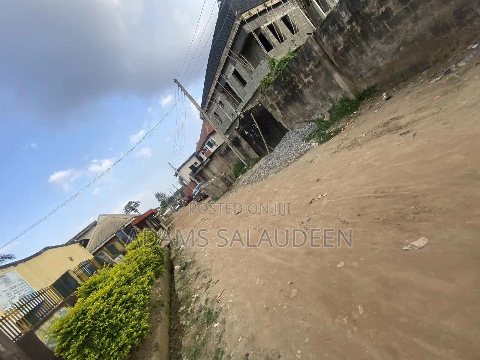 HOTEL Uncompleted 20 Room Selfcon and a Hall in Alakuko