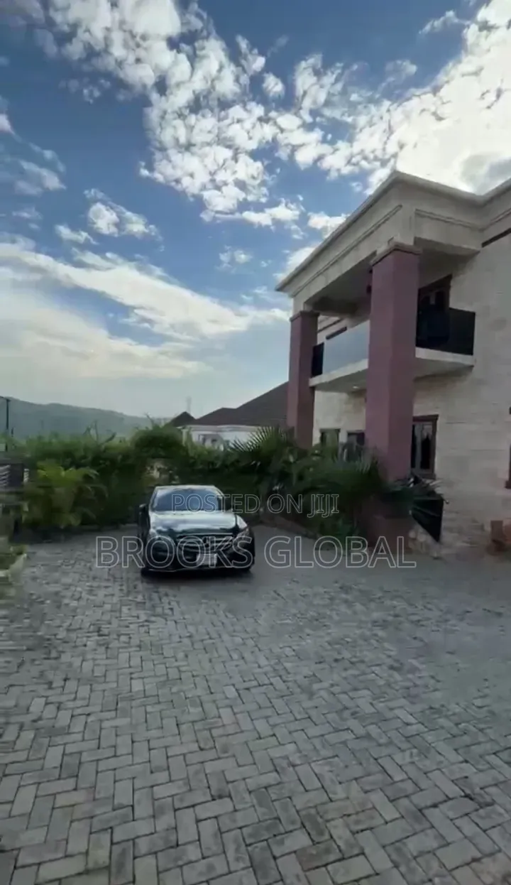 4bdrm Duplex in Asokoro for sale in Asokoro