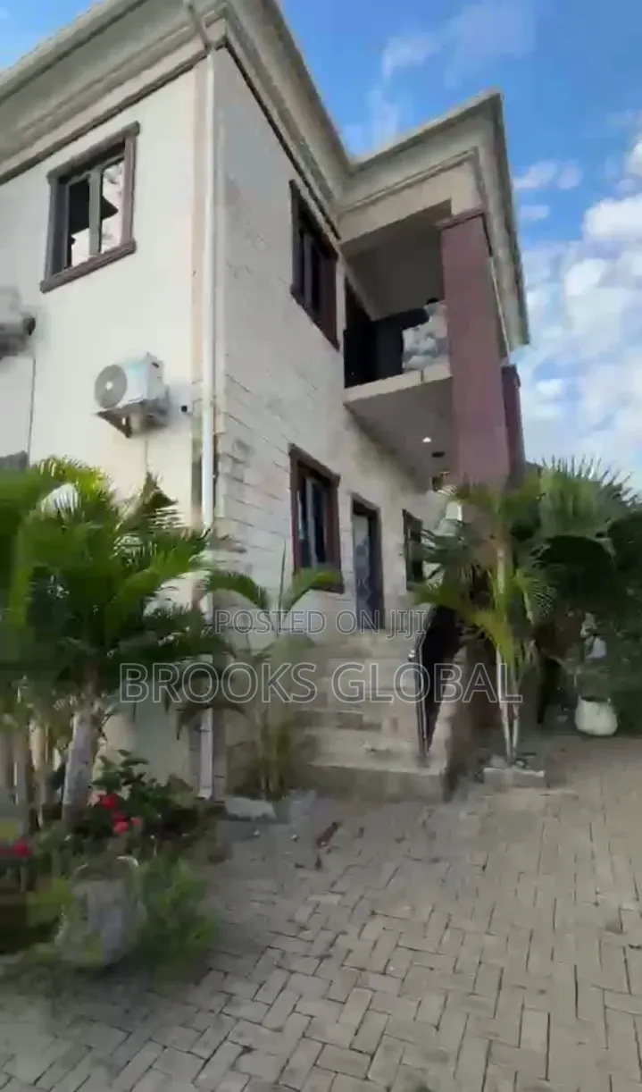 4bdrm Duplex in Asokoro for sale in Asokoro