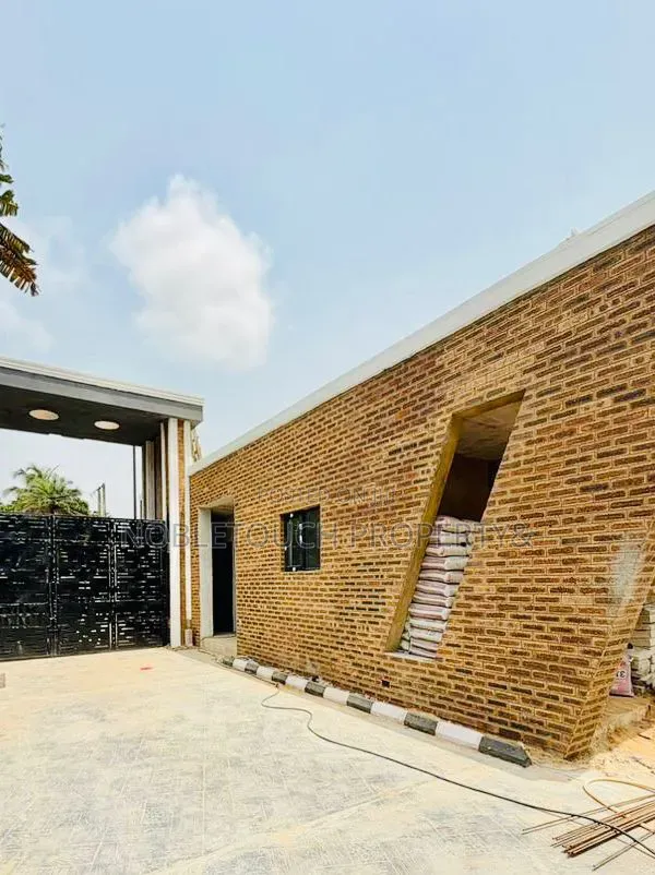 Smart Estate/Apartments for Sale in Dolphin Estate