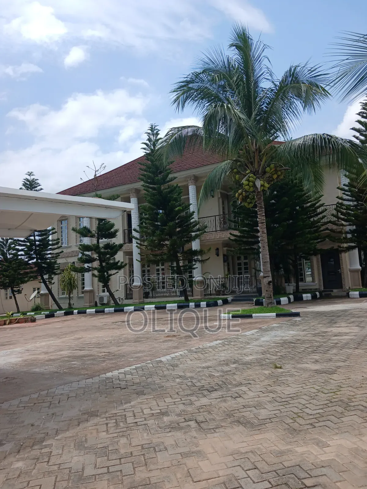 8bdrm Duplex in Katampe Extension for sale in Katampe Extension