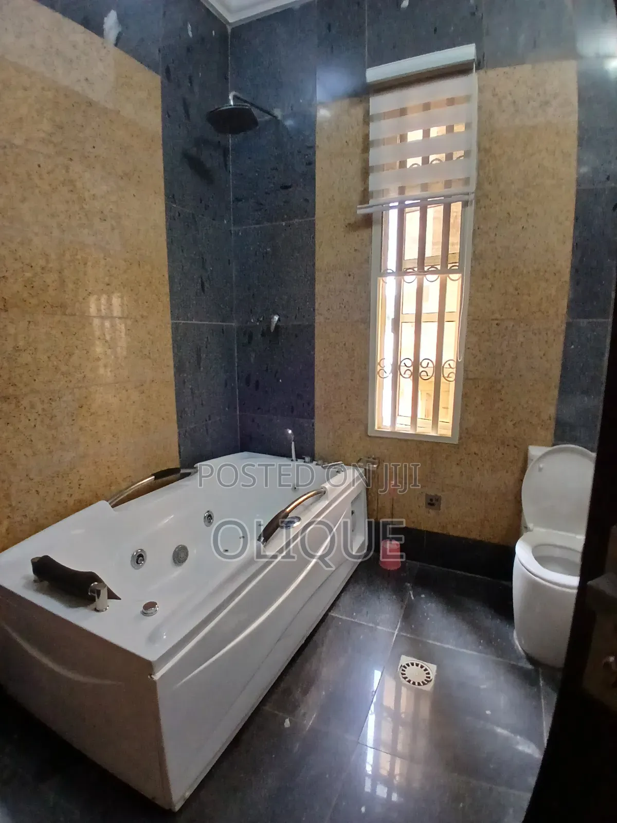8bdrm Duplex in Katampe Extension for sale in Katampe Extension