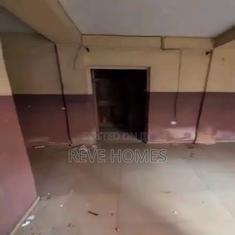 2bdrm Block of Flats in Adekunle for rent in Adekunle