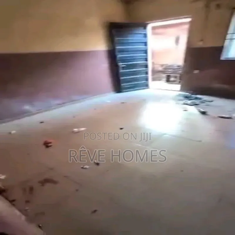 2bdrm Block of Flats in Adekunle for rent in Adekunle