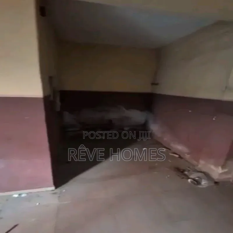 2bdrm Block of Flats in Adekunle for rent in Adekunle