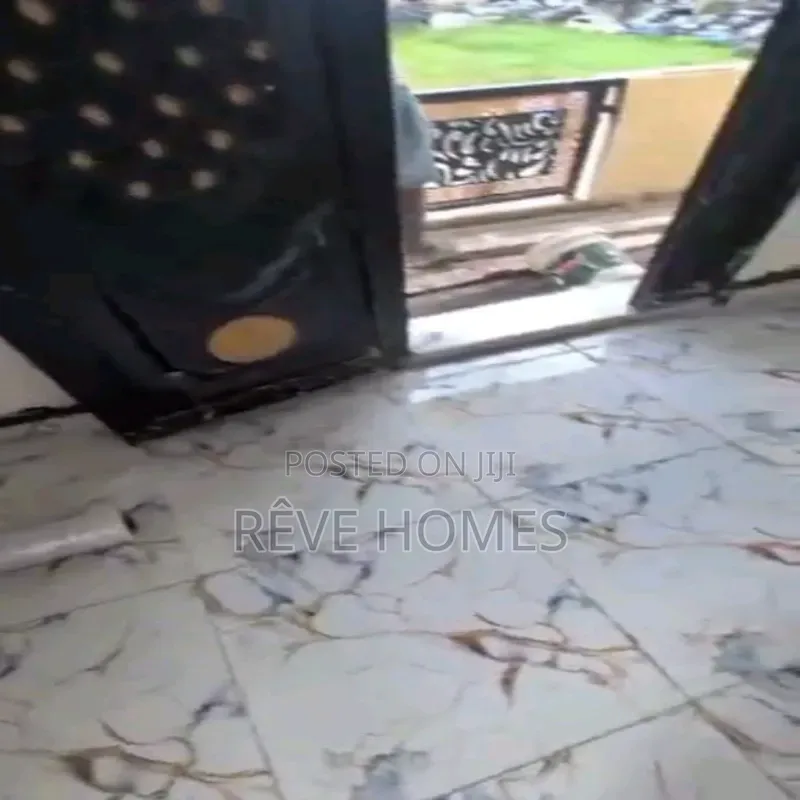 2bdrm Apartment in Adekunle for rent in Adekunle
