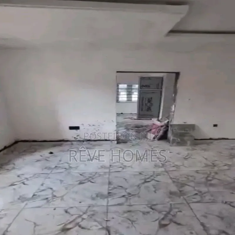 2bdrm Apartment in Adekunle for rent in Adekunle