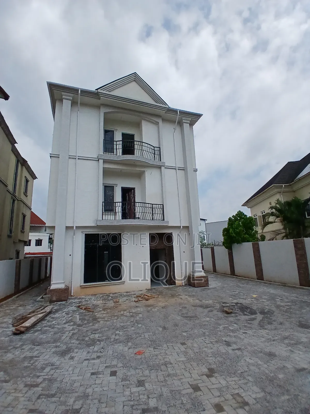 6bdrm Duplex in Katampe Extension for sale in Katampe Extension