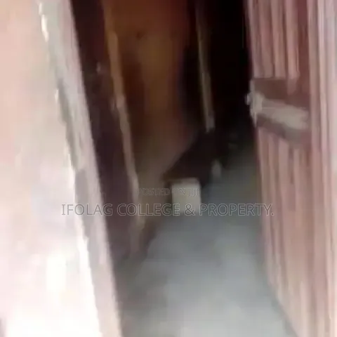 1bdrm Block of Flats in Ejigbo / Ejigbo for sale in Ejigbo / Ejigbo
