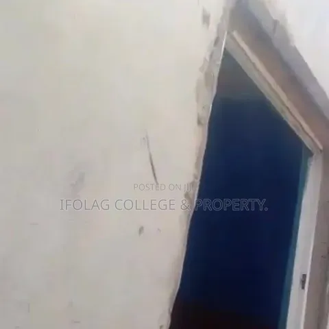 1bdrm Block of Flats in Ejigbo / Ejigbo for sale in Ejigbo / Ejigbo