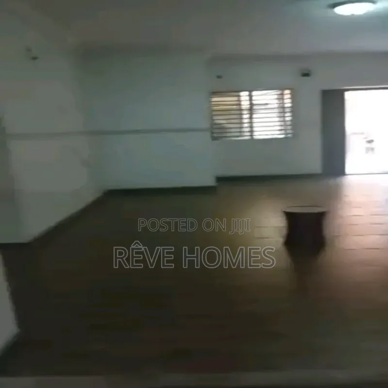 3bdrm Block of Flats in Soluyi for rent in Soluyi