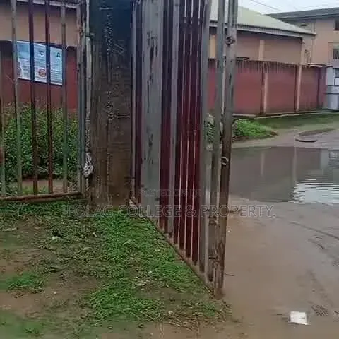 3bdrm Block of Flats in Ijegun for sale in Ijegun