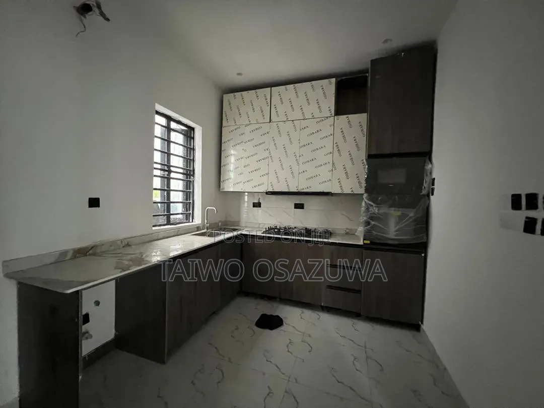 4bdrm Duplex in Ikate for sale in Ikate
