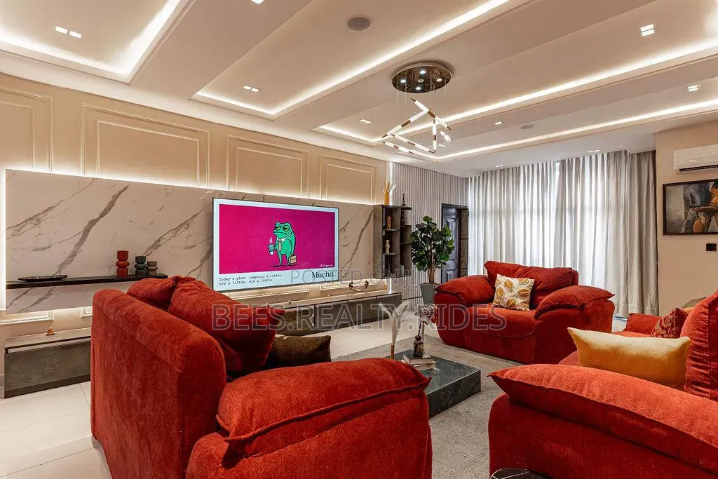 Cozy 2 Bedroom Apartment With a Balcony in Victoria Island Extension