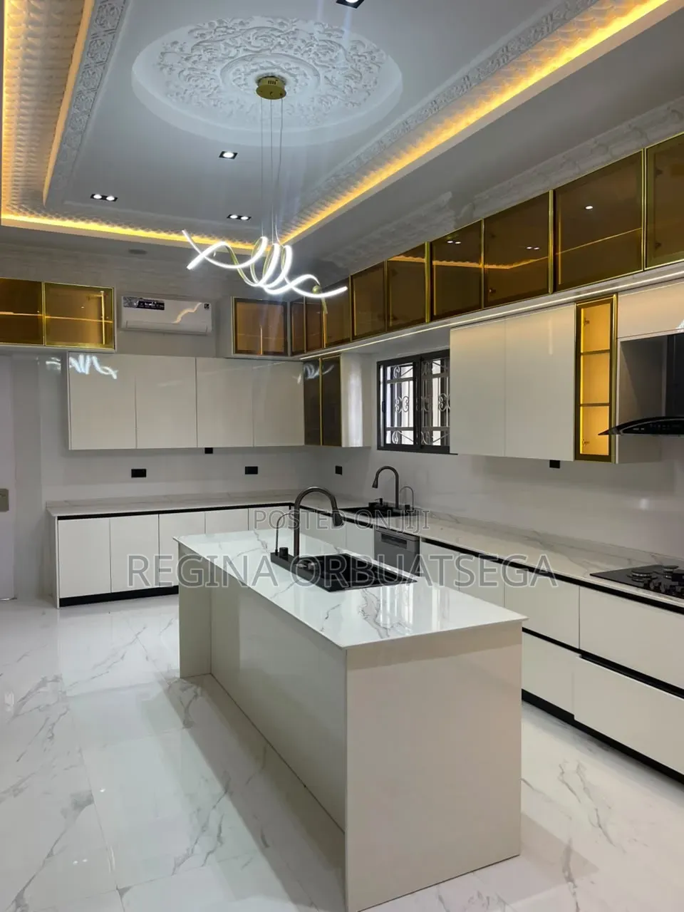 5bdrm Duplex in Jos for sale in Jos