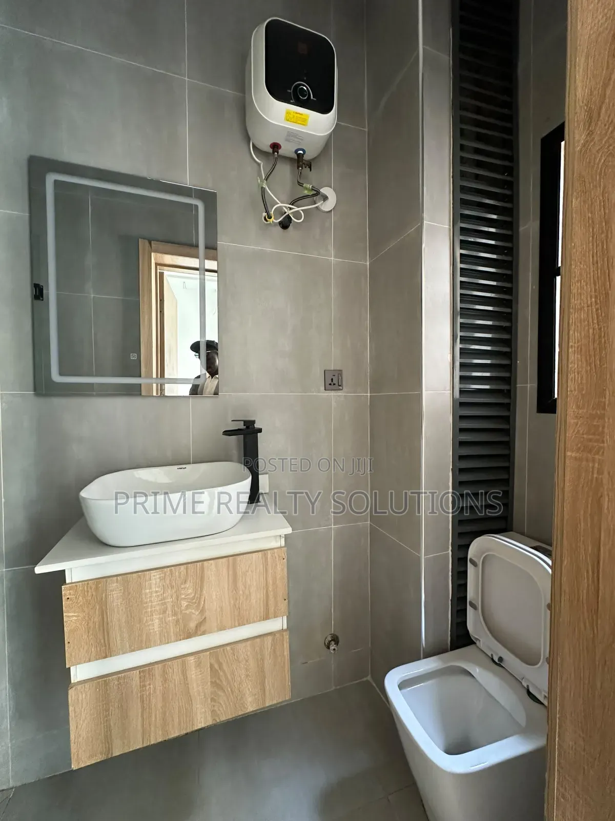 2bdrm Apartment in Ikate for sale in Ikate