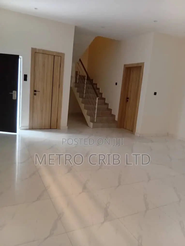 3bdrm Duplex in Victoria Crest Iv, Lafiaji for rent in Lafiaji