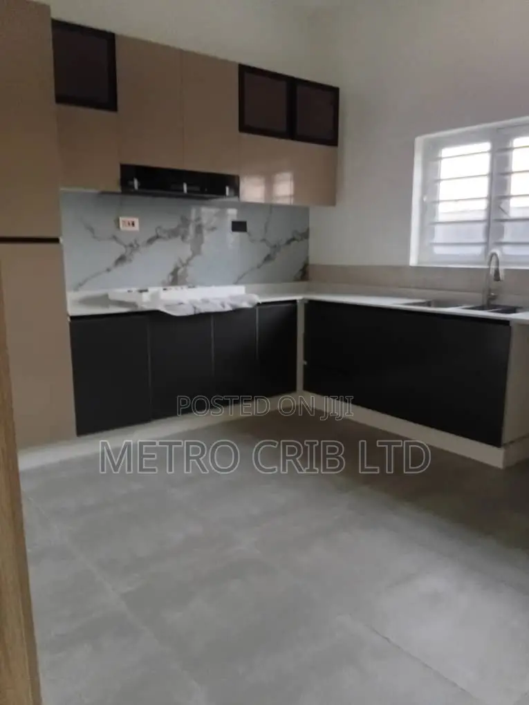 3bdrm Duplex in Victoria Crest Iv, Lafiaji for rent in Lafiaji