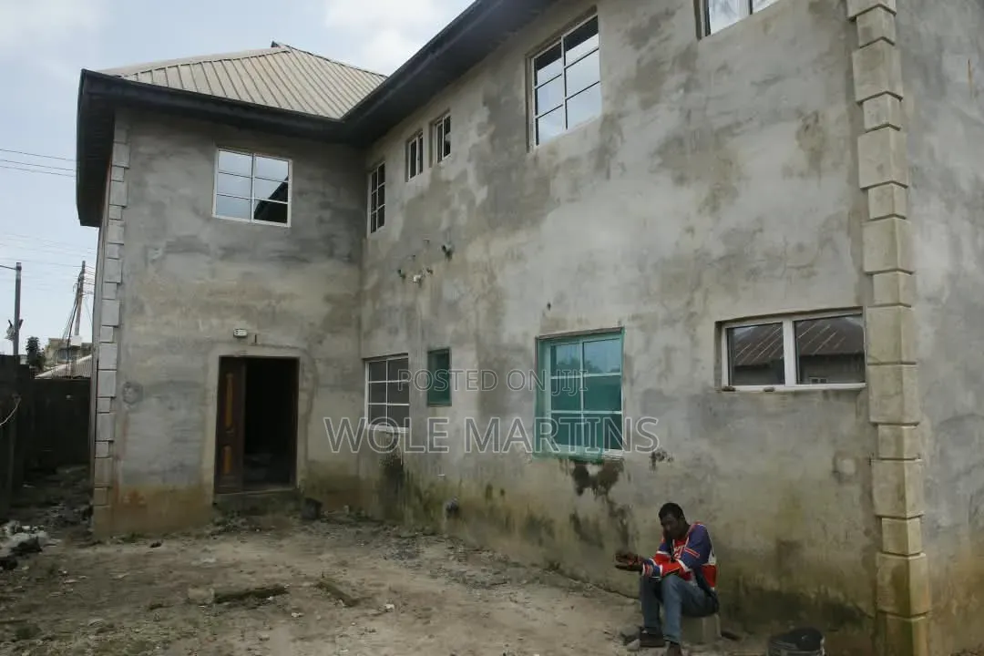 14bdrm House in Poka , Epe, Palace for sale in Epe