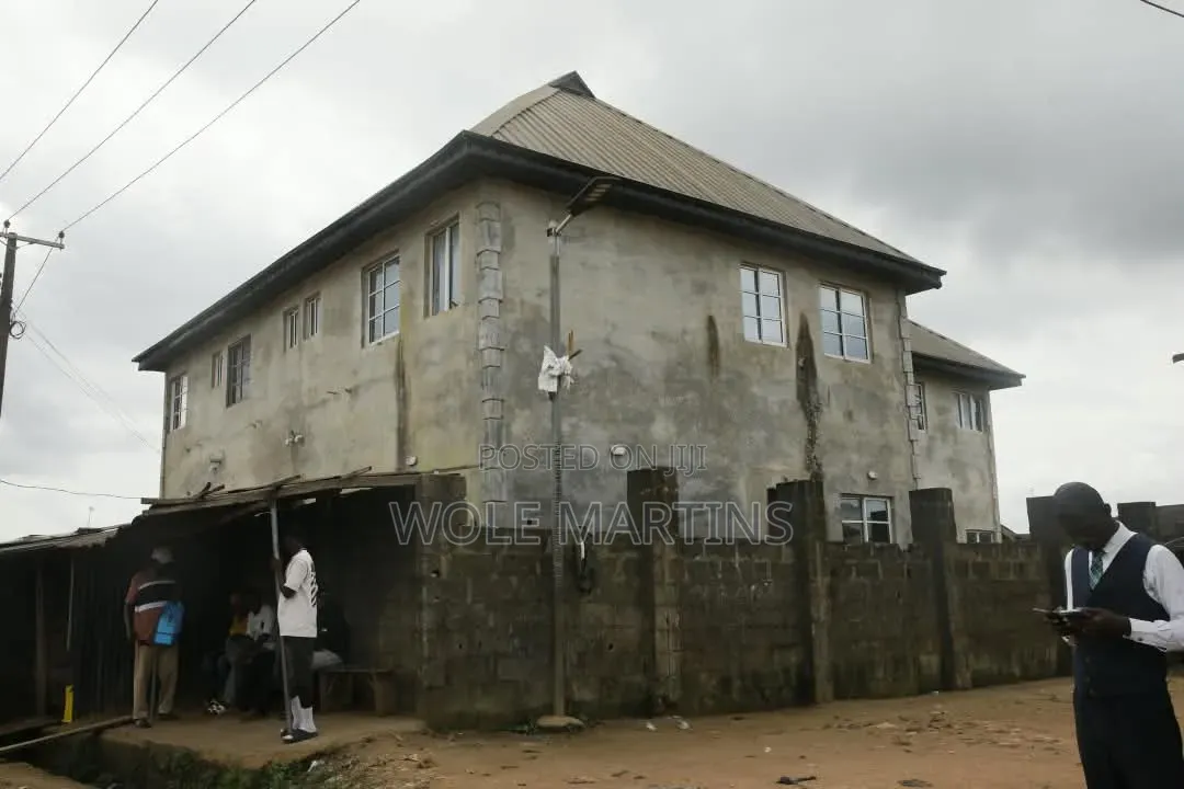 14bdrm House in Poka , Epe, Palace for sale in Epe