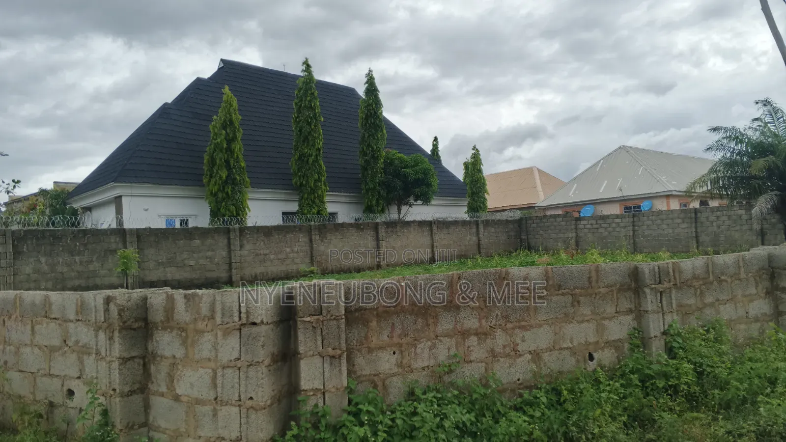 A Plot of Land for Sale in Phase 4 / Jikwoyi