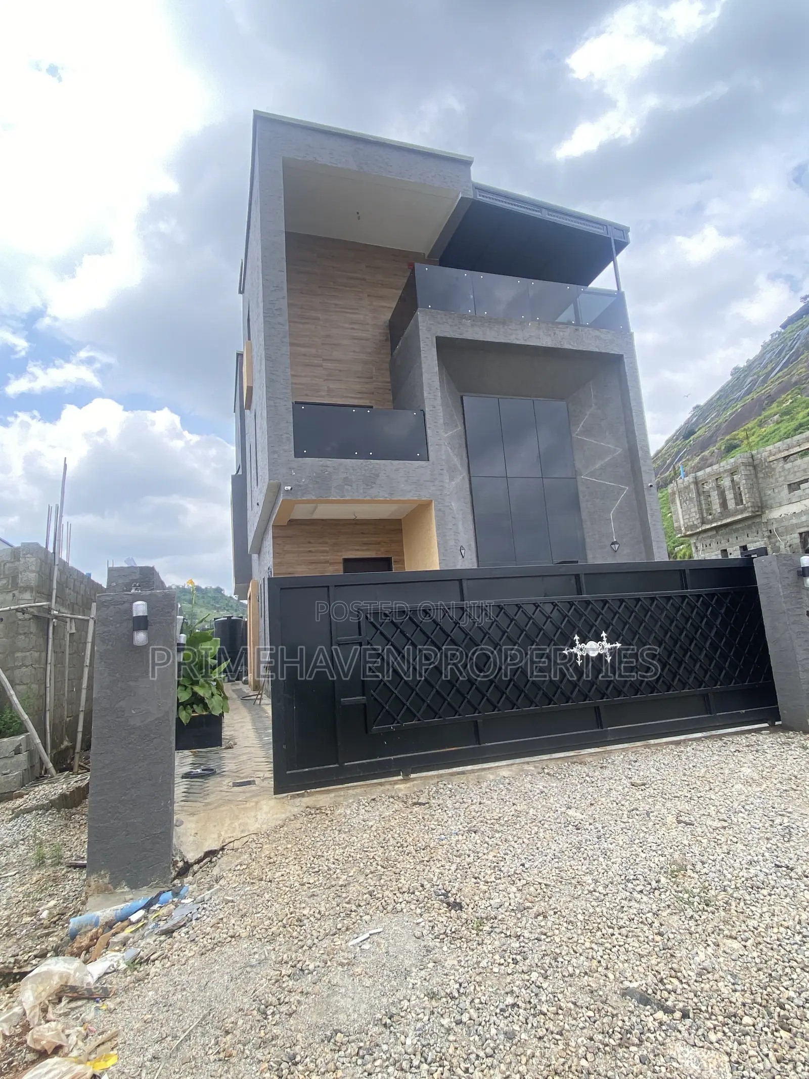 4bdrm Duplex in Kubwa for sale in Kubwa