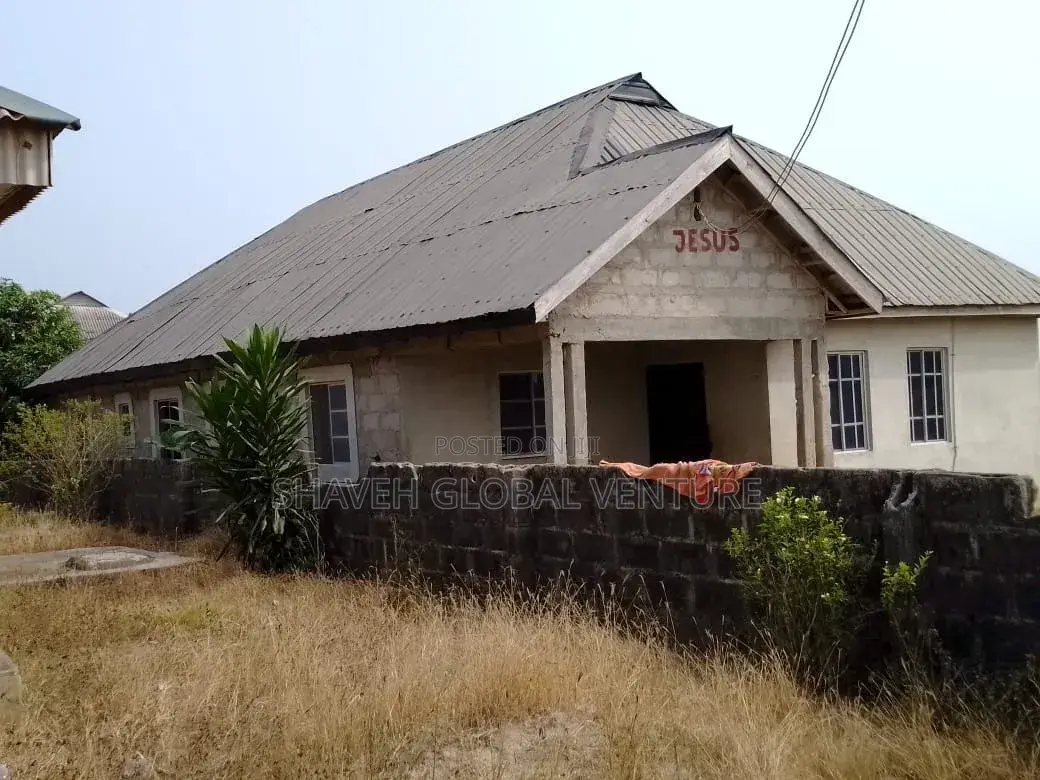 3bdrm Bungalow in Agbara Road, Ado-Odo/Ota for sale in Ado-Odo/Ota