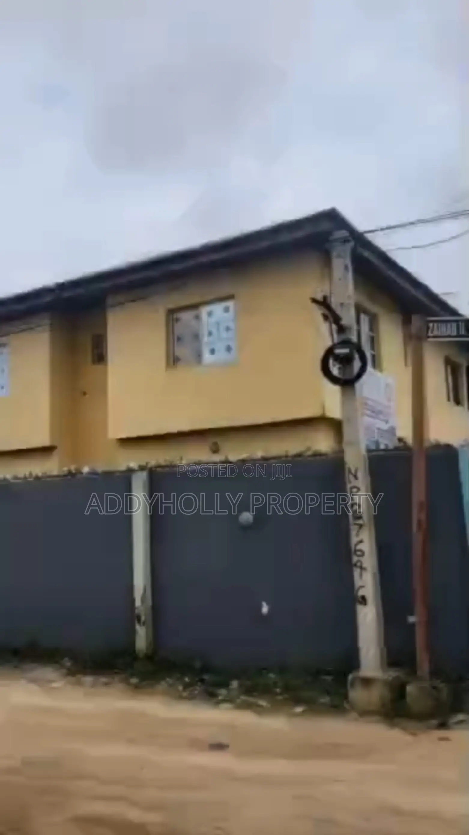 12bdrm Apartment in Igbogbo for sale in Igbogbo