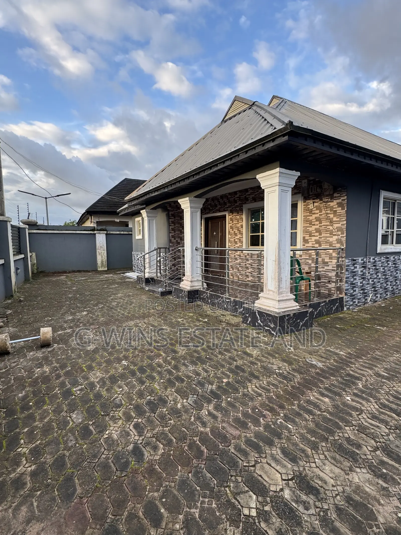 3bdrm Block of Flats in Aruogba Off Airport, Benin City for sale in Benin City