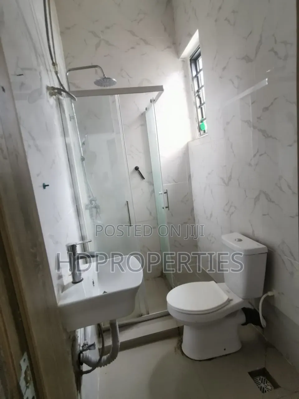 1bdrm Shared Apartment in Harris Drive, Lagos Island / Lagos Island in Lagos Island / Lagos Island