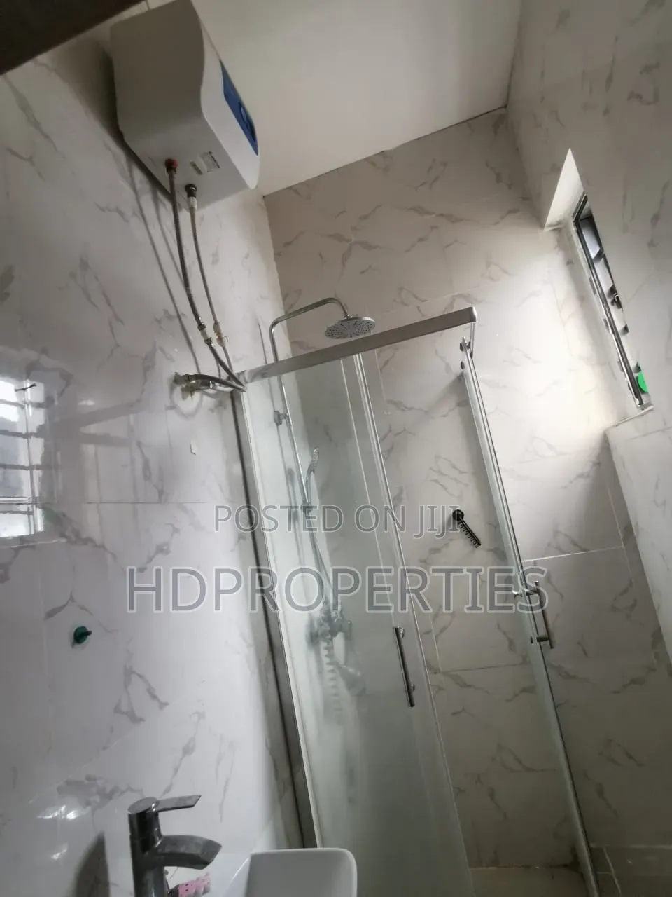 1bdrm Shared Apartment in Harris Drive, Lagos Island / Lagos Island in Lagos Island / Lagos Island