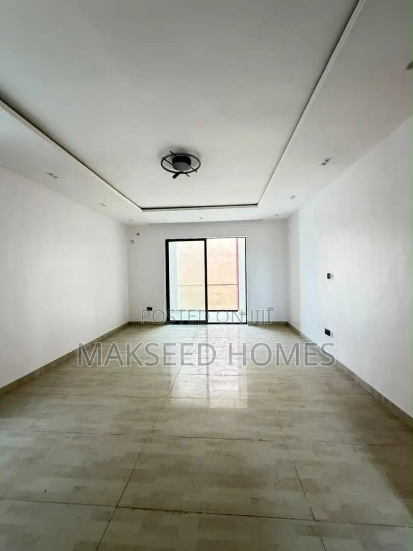 5bdrm Duplex in Lekki Phase 1 for sale in Lekki Phase 1