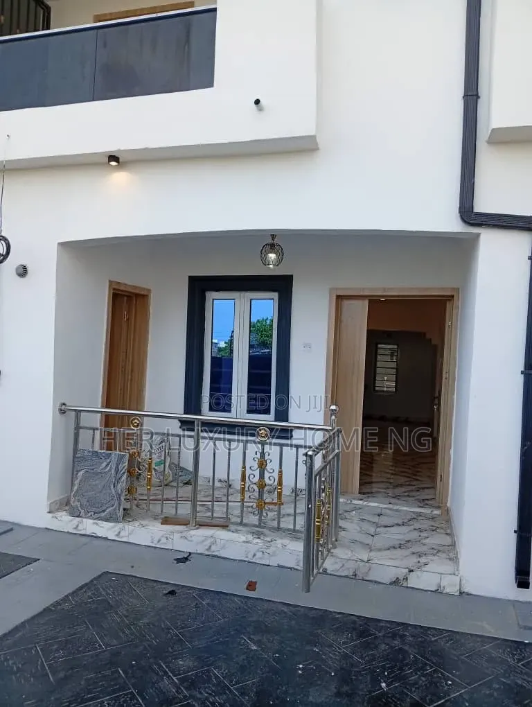 2bdrm Apartment in Barracuda Beach Road, Abraham Adesanya Estate in Abraham Adesanya Estate