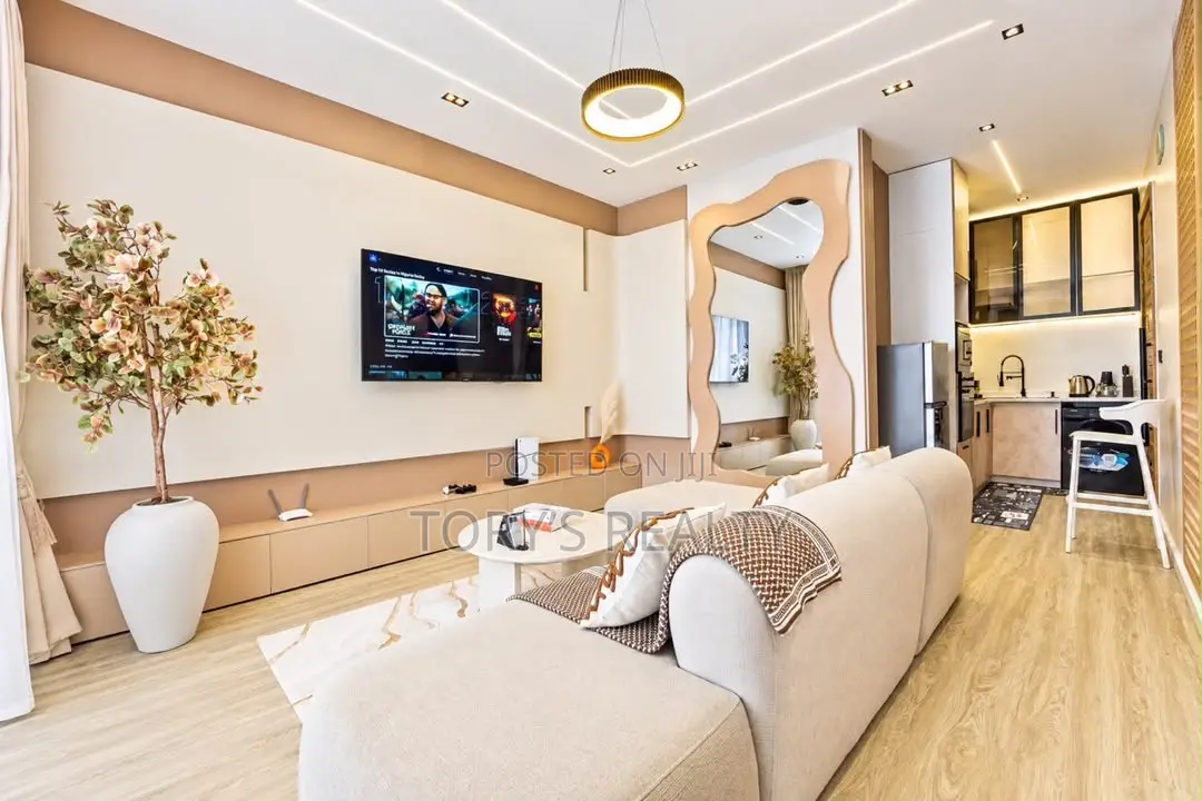 Luxuriously Furnished 1 Bedroom Apartment in Lekki Phase 1