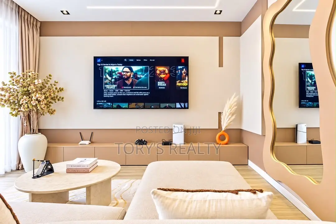 Luxuriously Furnished 1 Bedroom Apartment in Lekki Phase 1