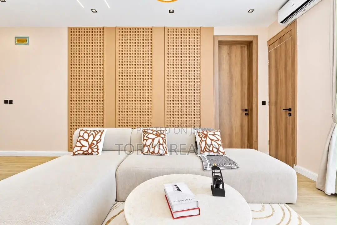 Luxuriously Furnished 1 Bedroom Apartment in Lekki Phase 1