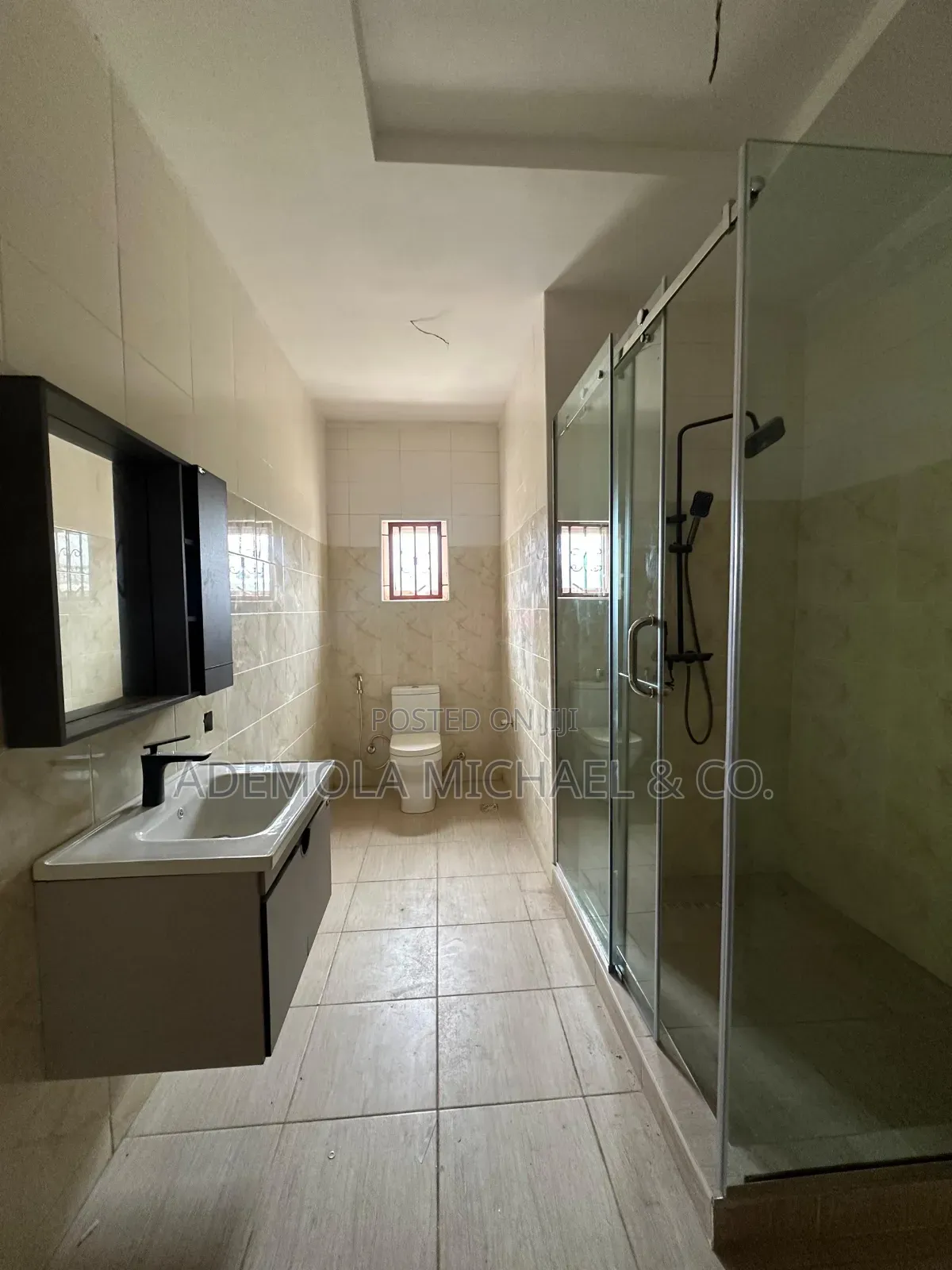 6bdrm Duplex in 2 Units 6 Bedroom, Asokoro for sale in Asokoro