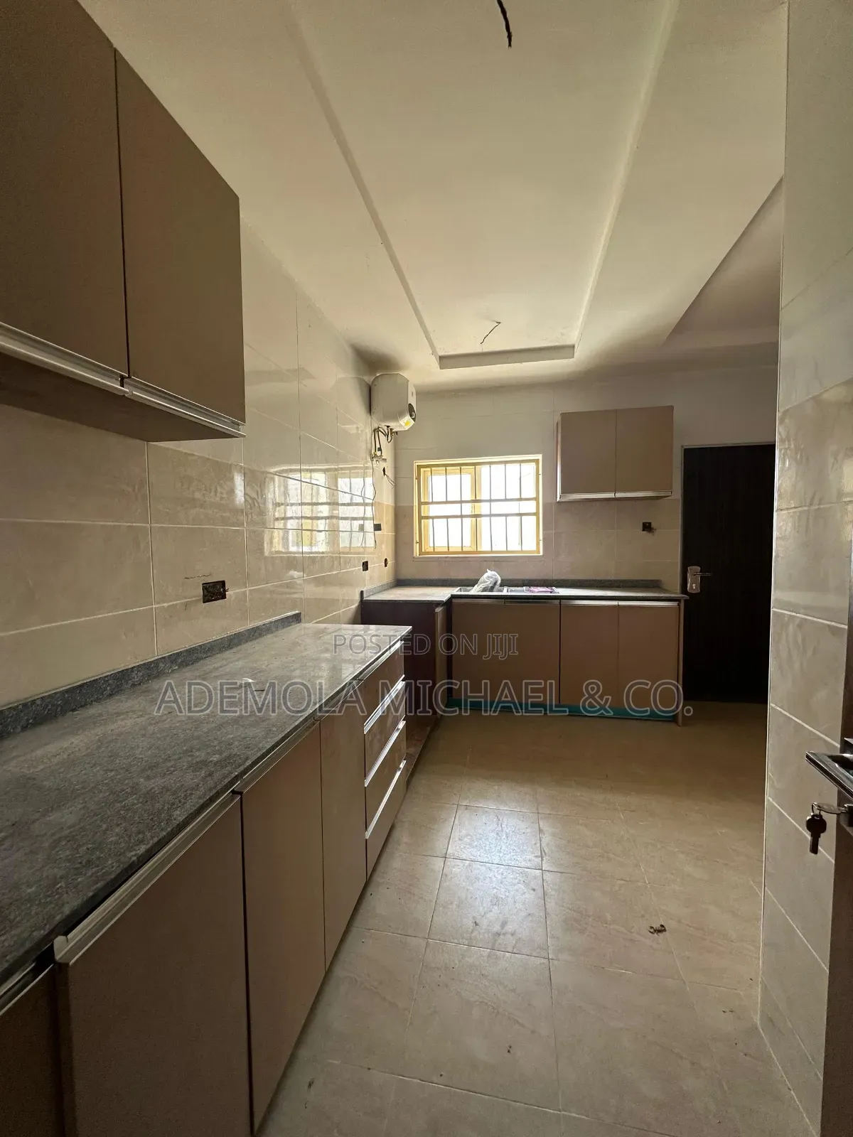 6bdrm Duplex in 2 Units 6 Bedroom, Asokoro for sale in Asokoro