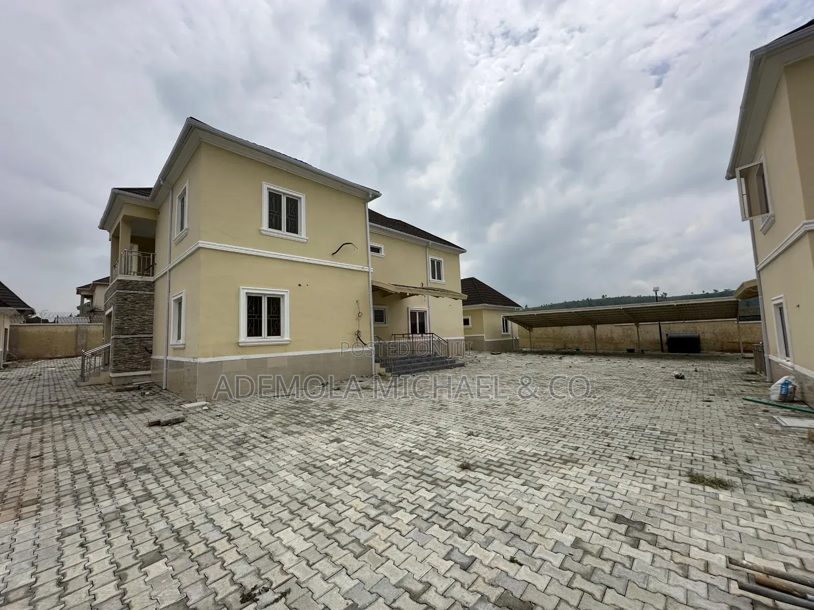 6bdrm Duplex in 2 Units 6 Bedroom, Asokoro for sale in Asokoro