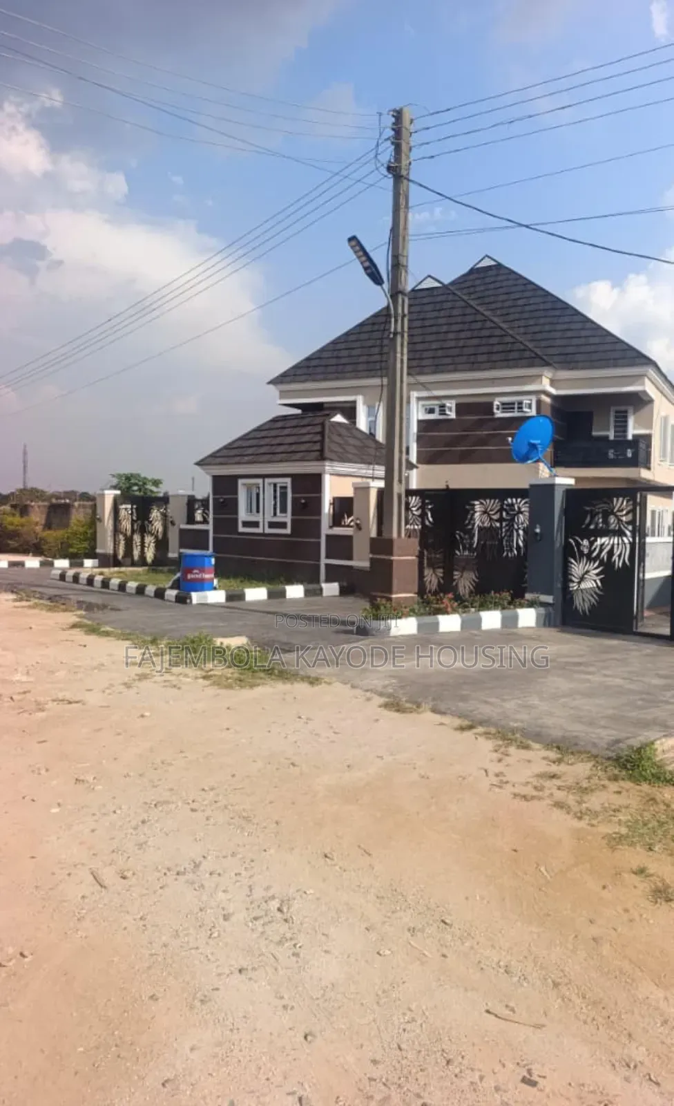 2bdrm Block of Flats in Bashorun Housing, Akobo for sale in Akobo