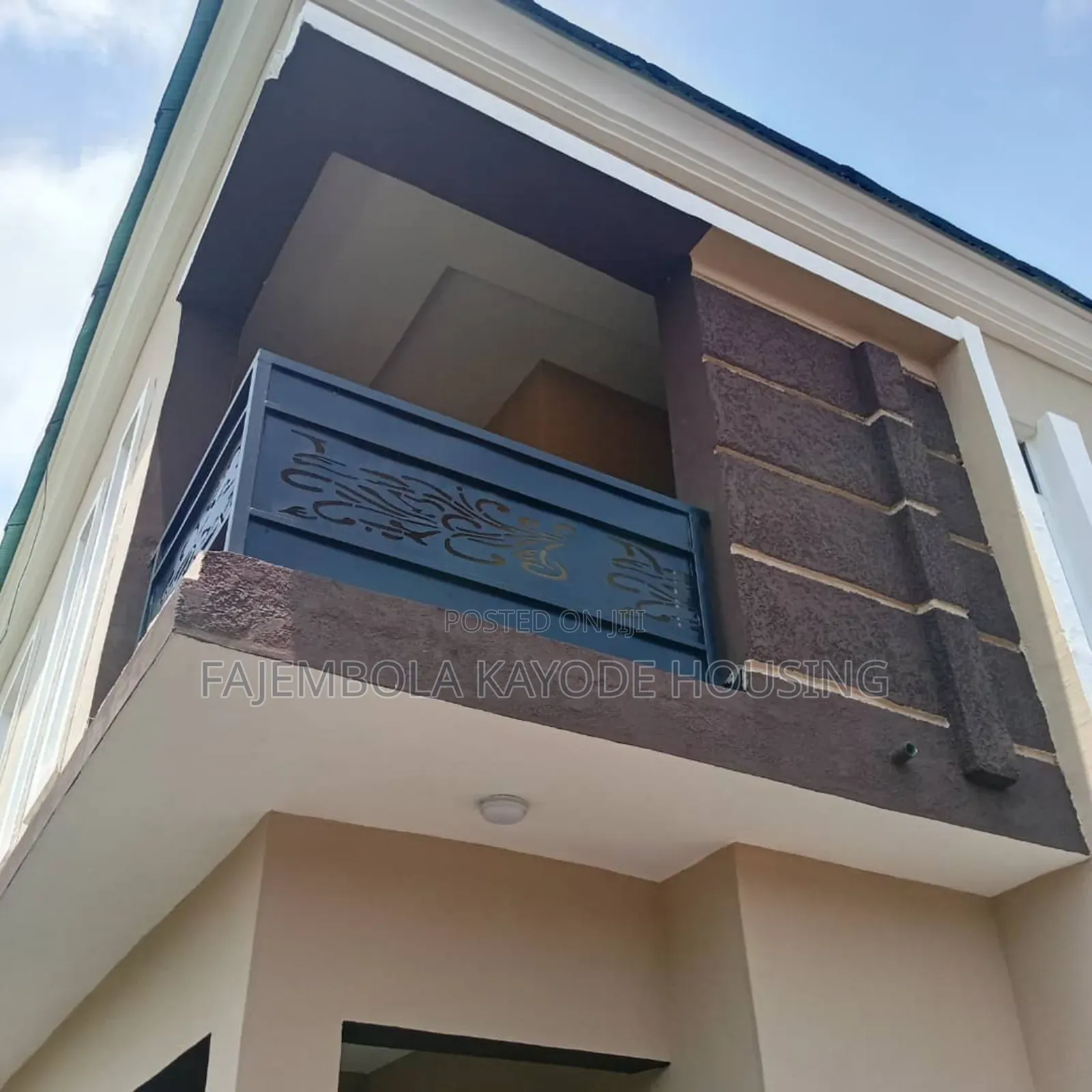 2bdrm Block of Flats in Bashorun Housing, Akobo for sale in Akobo